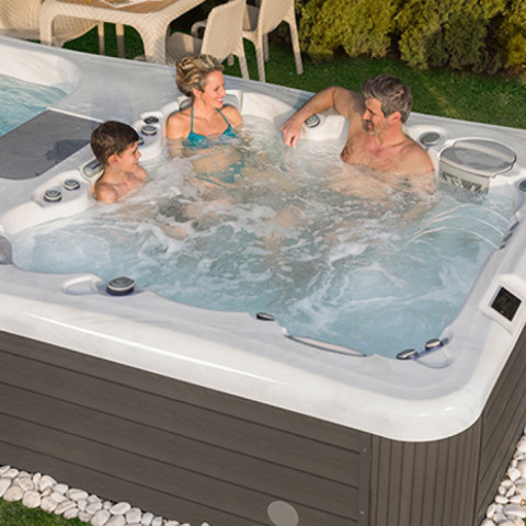 Плавальний СПА-басейн Wellis Rio Grande W-Flow 600x235x147 см 3-місний система W-Flow